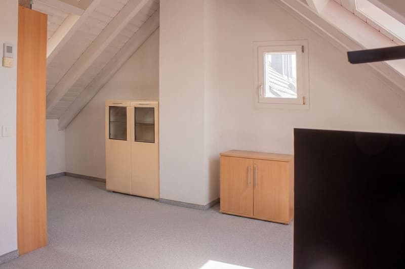 5.5-Zimmerwohnung, Balkon & Weitsicht in Rafz (8)
