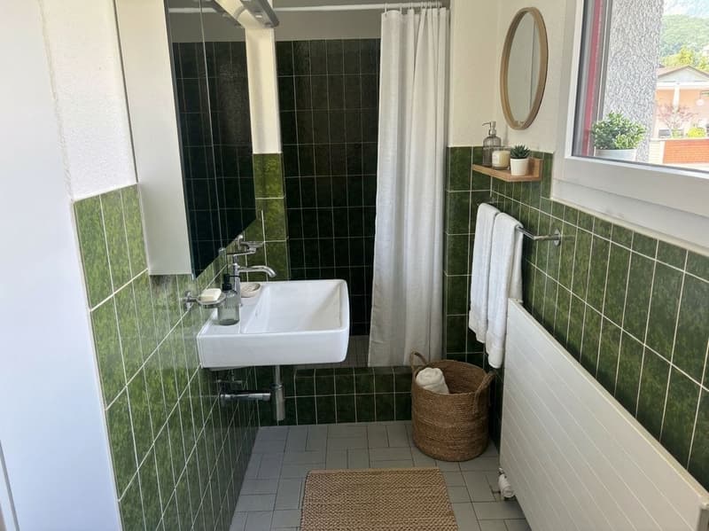 Quiet living, central location (8)