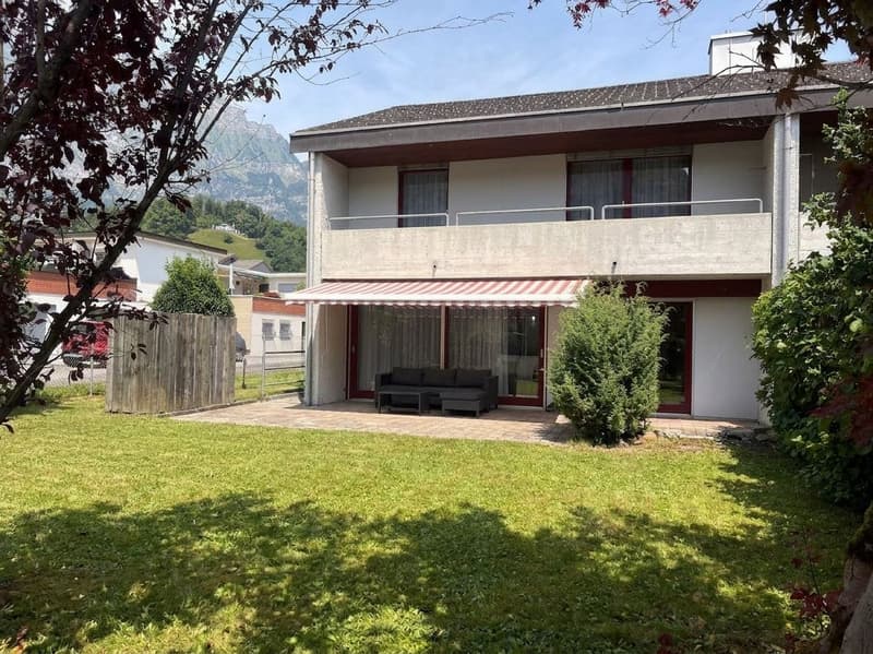 Quiet living, central location (9)
