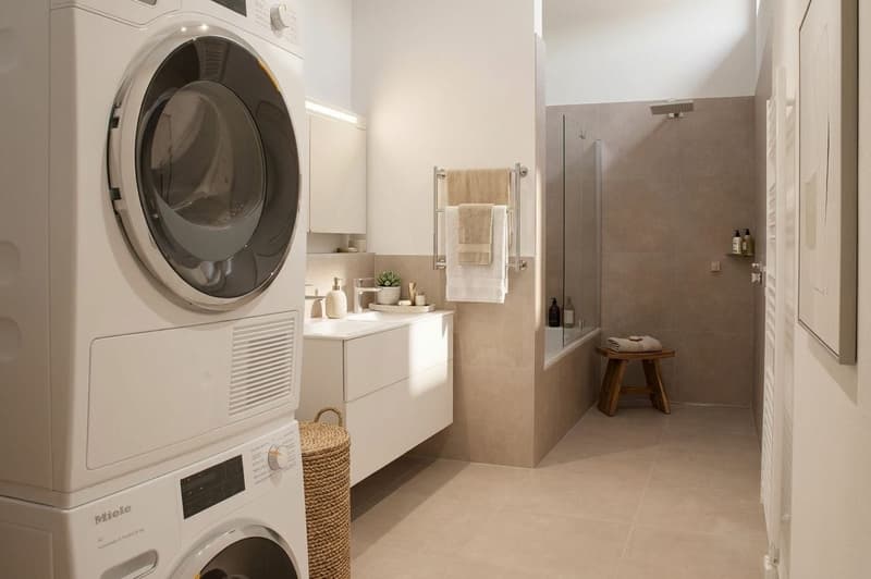 Vivre avec une vue dégagée. Spacieux, exclusif et complètement rénové (7)