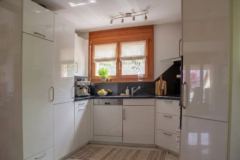 Viel Platz für alle: 8.5-Zimmer, zzgl. Einliegerwohnung und grosses Grundstück (4)