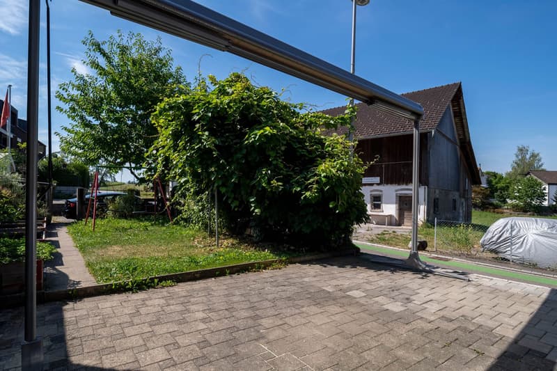 Historic Living on the Edge of the Village (5)