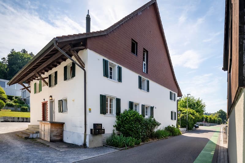 Historic Living on the Edge of the Village (2)