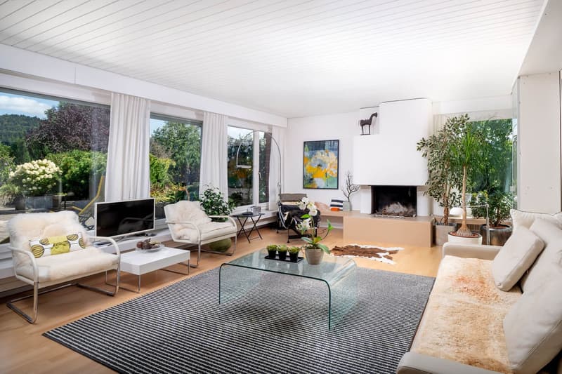 Grosszügiges Terrassenhaus mit Weitsicht und viel Privatsphäre (2)