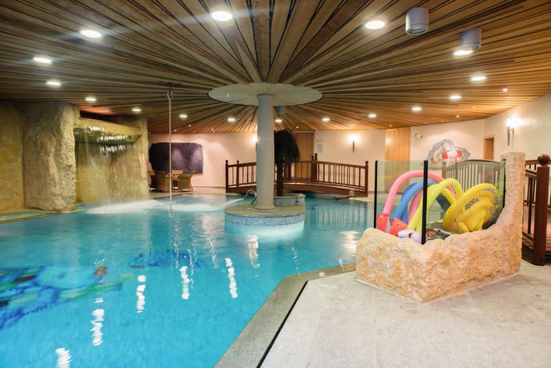 Landvilla mit Wellnessoase und Parkanlage (8)