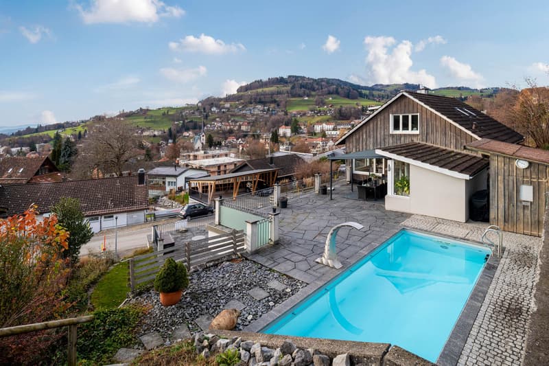 Hochwertiges Einfamilienhaus mit Pool und Weitsicht (1)