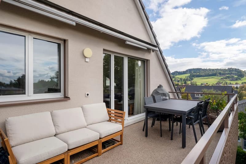 Moderne 5.5-Zimmer-Maisonette mit Balkon in Bäretswil kaufen (5)