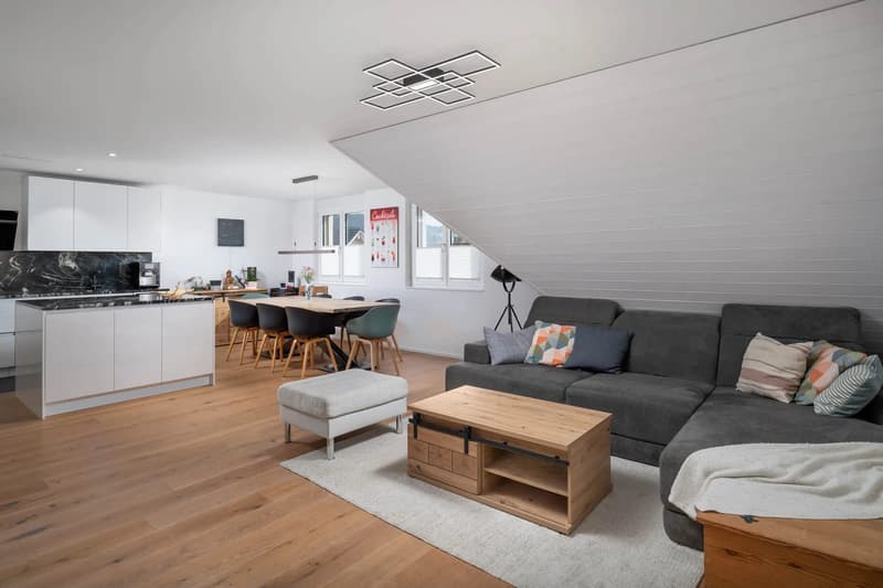 Moderne 5.5-Zimmer-Maisonette mit Balkon in Bäretswil kaufen (3)