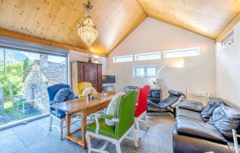 Characterful 4-room chalet with a far-reaching view in Malvaglia (4)