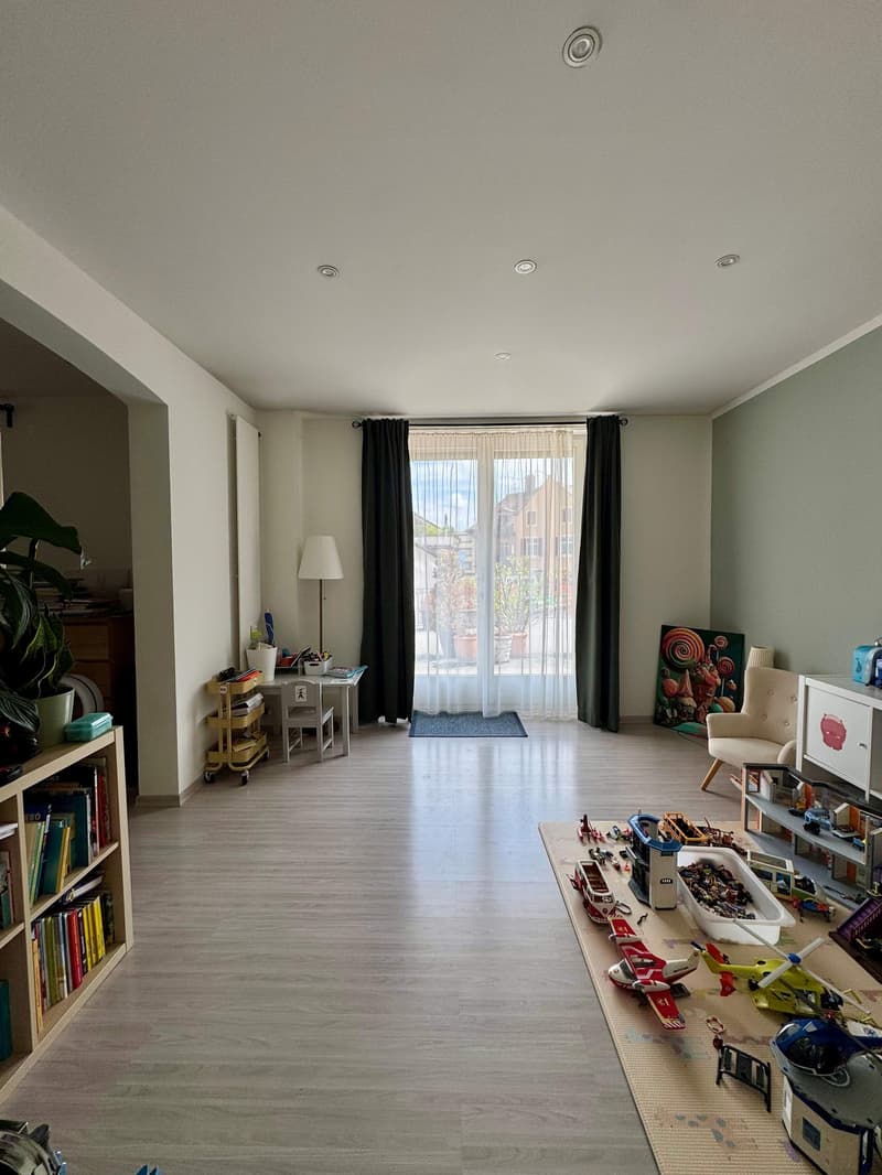 Charmante 5-Zimmer-Wohnung mit Terrasse im Zentrum von Wädenswil (4)