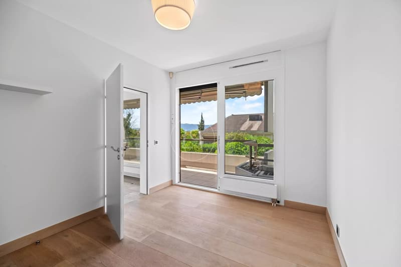 Schönes 6,5-Zimmer-Duplex, Pool, Garten im Herzen von Champel (9)