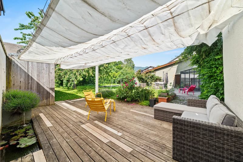 Bellissima casa di carattere con piscina nel cuore del villaggio, Genolier (11)