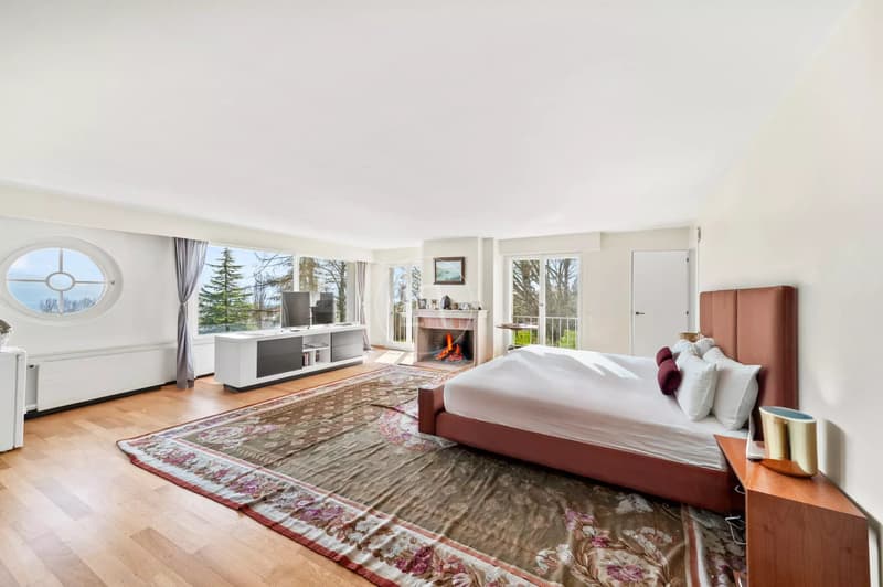 Beautiful family property with tennis and lake view, close to Morges (12)