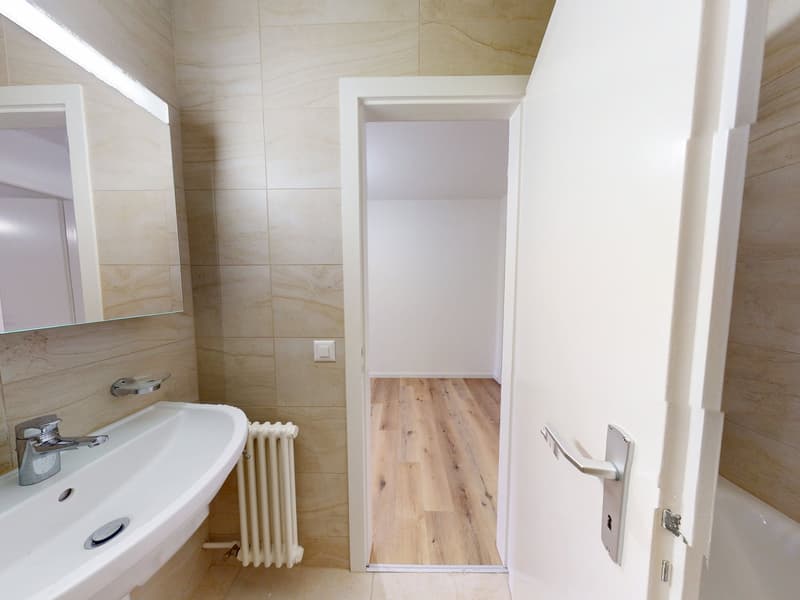 Wohnung 3.5 Zimmer hell mit Balkon in Chavornay (8)