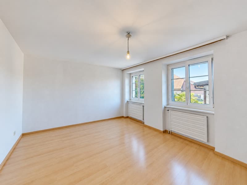 Maison de maître avec 4 appartements à Chevroux (17)