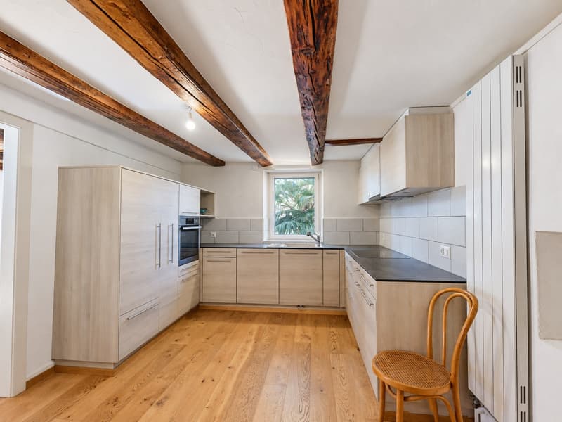 Maison de maître avec 4 appartements à Chevroux (14)