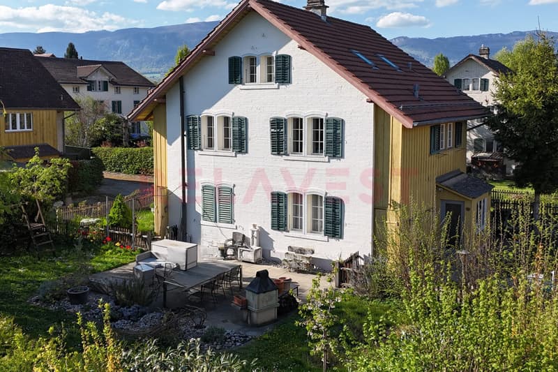 Derendingen: 2-Familienhaus mit grossem Garten, 9.5 Zimmer (1)