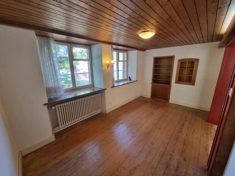 Characterful 3-family house with potential for sale in Hölstein (13)