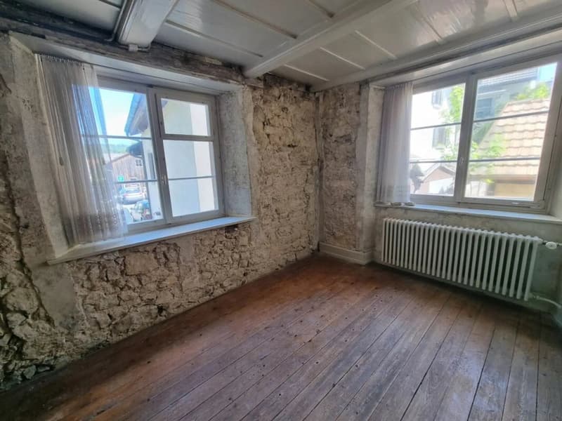 Casa caratteriale a 3 famiglie con potenziale a Hölstein in vendita (8)
