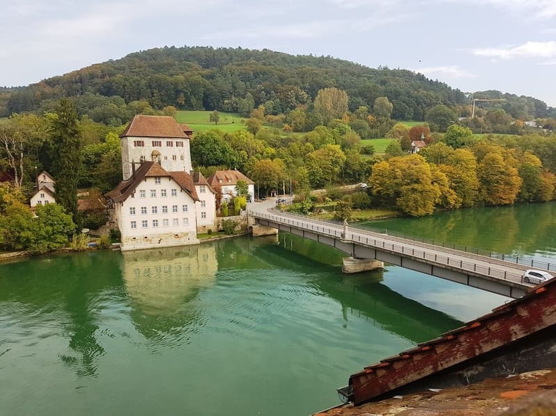 Charme und Raum: 3.5-Zimmer-Dachwohnung in Kaiserstuhl mieten (6)