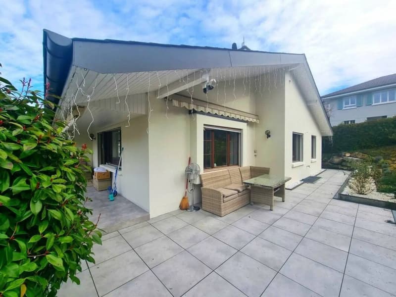 5.5-Zimmer-Villa, frisch renoviert, grosser Garten - Niederdorf kaufen (1)