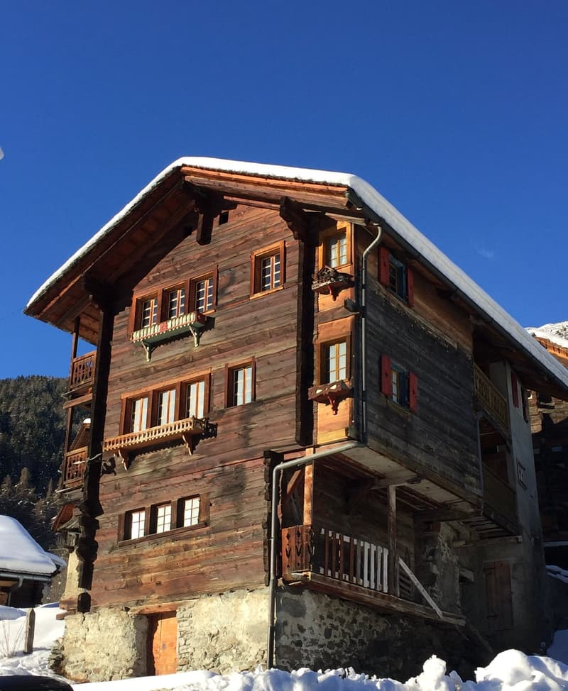 A rénover entièrement, Chalet traditionnel de 7 pièces - Anniviers (1)