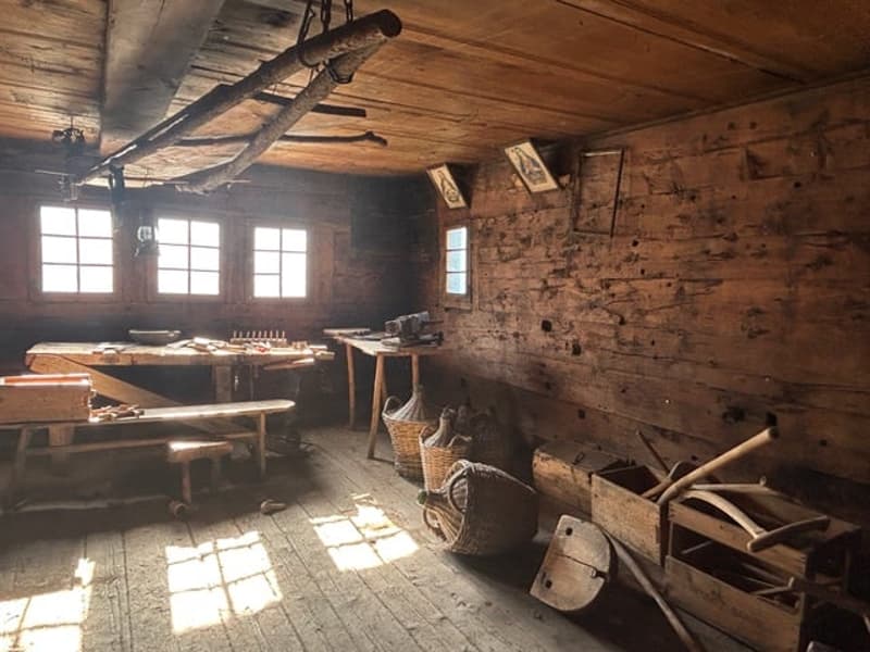 A rénover entièrement, Chalet traditionnel de 7 pièces - Anniviers (14)