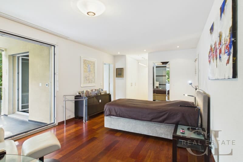 5.5 Zimmer-Wohnung an unverbaubarer Lage mit zwei Einstellplätzen (17)