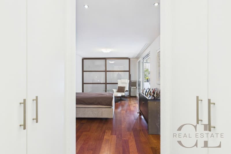 5.5 Zimmer-Wohnung an unverbaubarer Lage mit zwei Einstellplätzen (19)