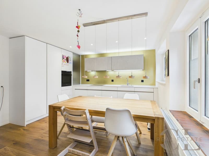 Stilvolles 4 Zimmer-Reihenhaus mit Garten in Oberwil (1)