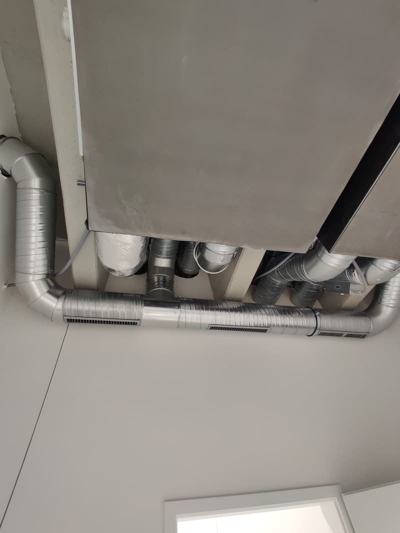 Lüftungsanlage mit 250mm Rohren zur Belüftung Ansicht 3