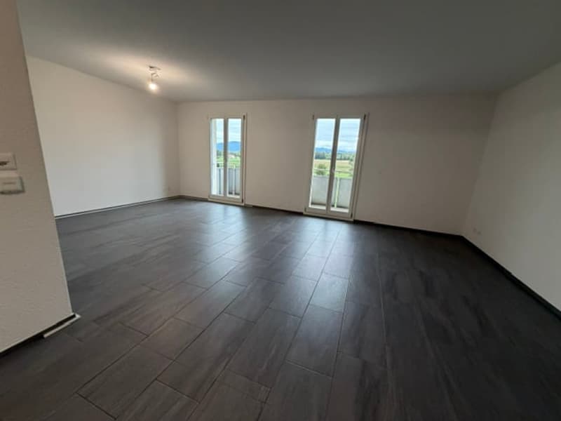 Appartement de 4.5 pièces lumineux avec balcon et place de parc à Onnens (1)