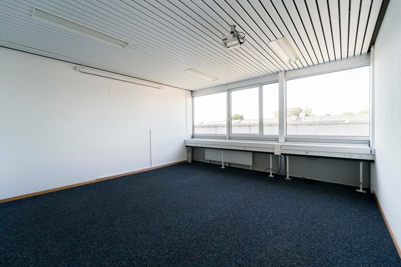 Edificio industriale e amministrativo di 960 m2 in affitto (11)