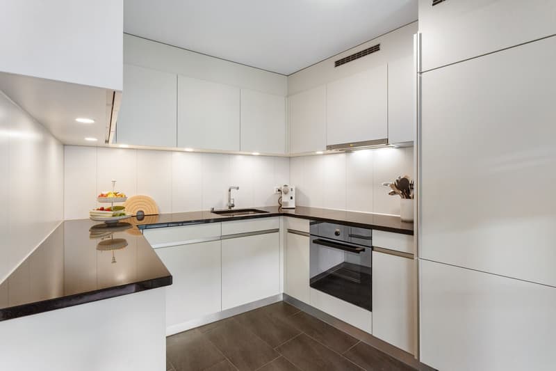 Moderne Küche mit Combi-Steamer von V-Zug