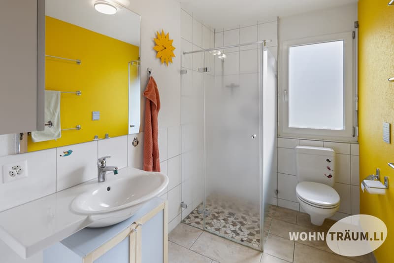 Dans le quartier résidentiel idylliquement situé de Mahren-Lostorf se trouve cette spacieuse maison unifamiliale de 7½ pièces. (4)