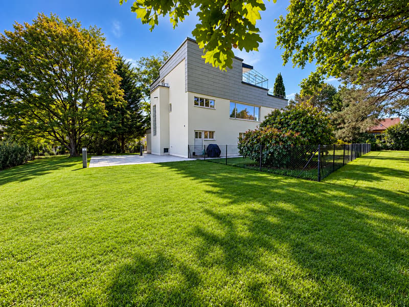 Duplex d'exception dans une villa d'inspiration Le Corbusier (1)