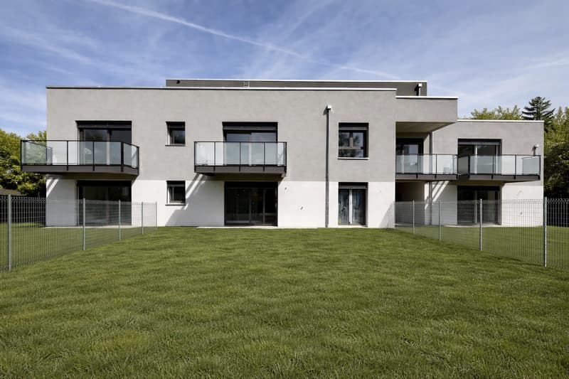 Avec jardin privatif et terrasses plein sud (1)