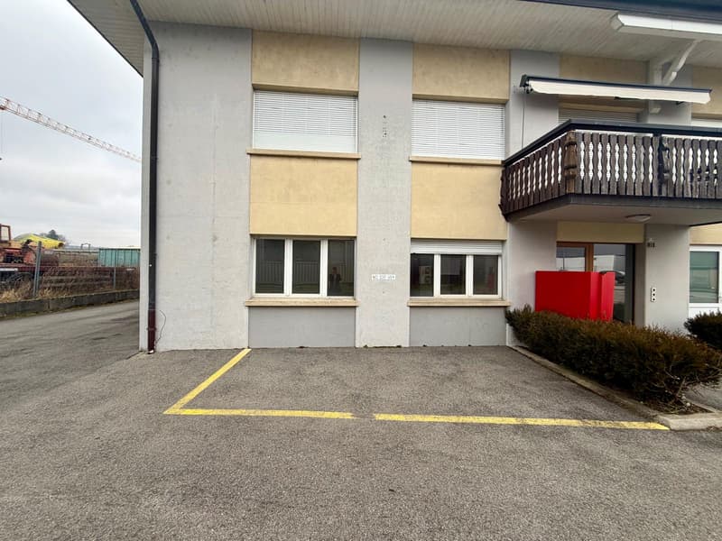Local polyvalent au rez-de-chaussée - Bureau, dépôt ou activité professionnelle (3)