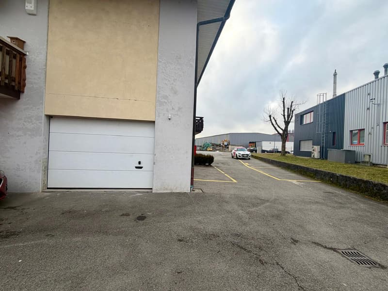 Local polyvalent au rez-de-chaussée - Bureau, dépôt ou activité professionnelle (2)