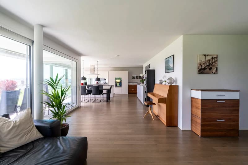 Grosszügige Gartenwohnung mit Traumaussicht inklusive zwei Garagenplätzen (4)