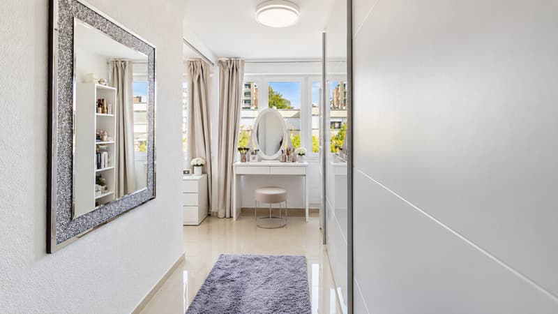 Schlafzimmer 2:2