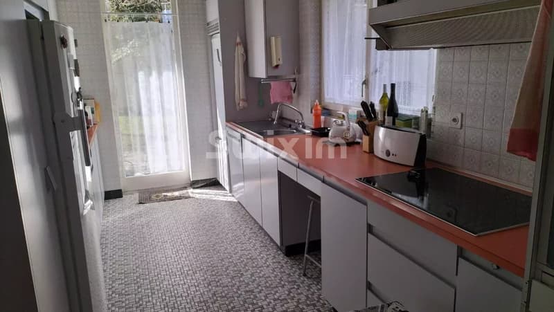 Villa-appartement avec piscine et vue sur le lac (5)