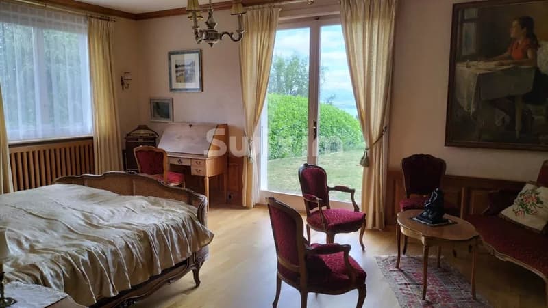 Villa-appartement avec piscine et vue sur le lac (4)