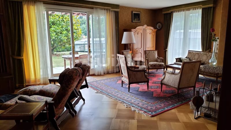 Villa-appartement avec piscine et vue sur le lac (3)