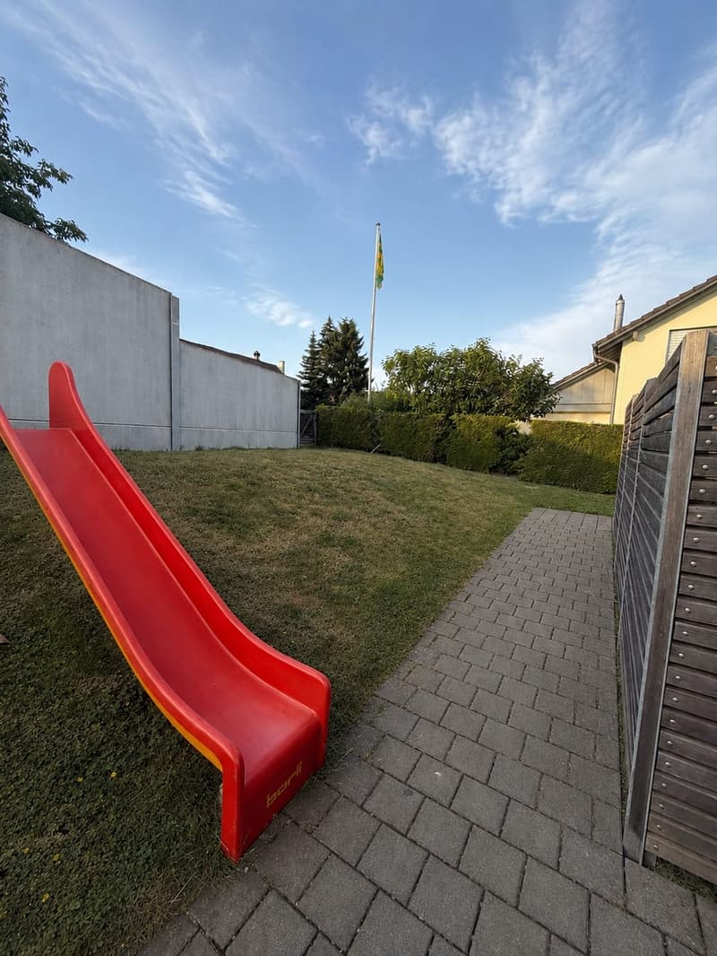 6.5-room row house with garden & 2 garages in Felben-Wellhausen (4)