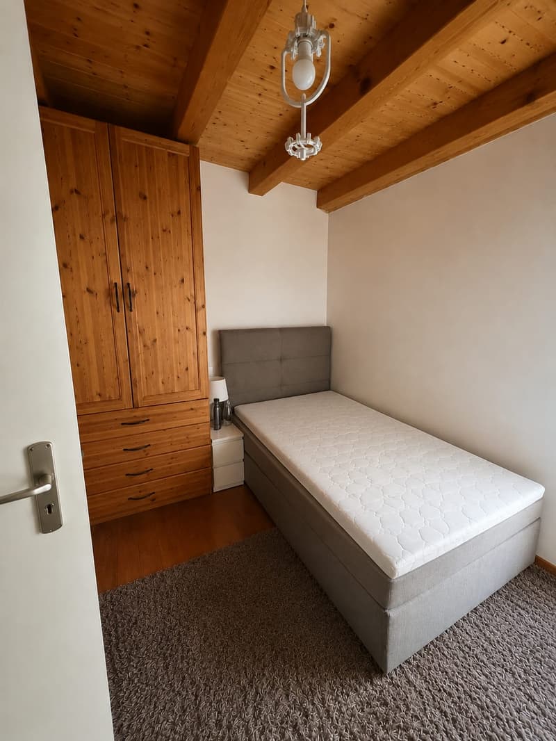 Charmantes 5.5-Zimmer-Reiheneckhaus mit Garten und besonderem Wohngefühl (8)