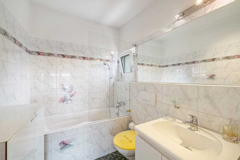 Charmantes 5.5-Zimmer-Doppeleinfamilienhaus an ruhiger Lage in Horgen (16)