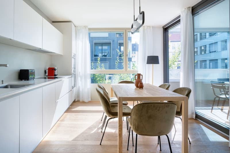 Möblierte 3.5-Zimmer-Wohnung mit Loggia in Zürich-Sihlcity (3)