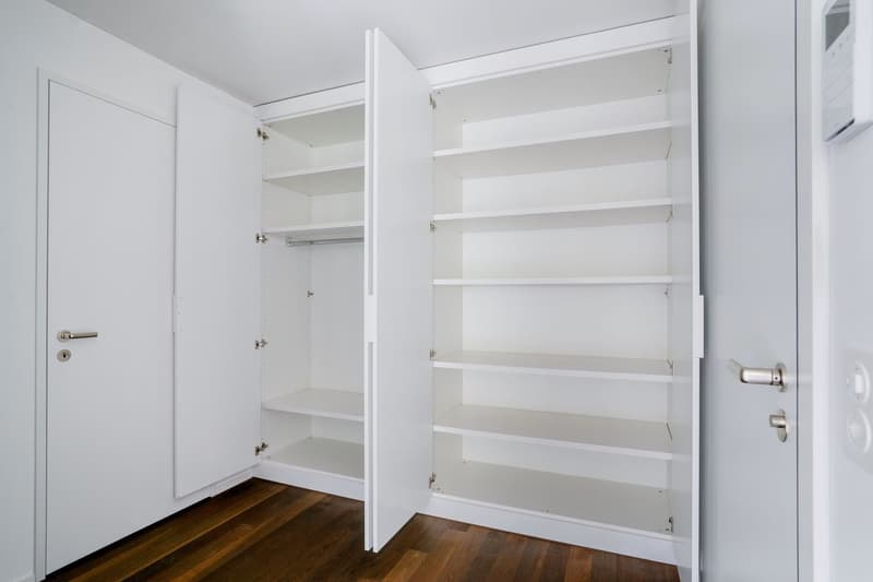 Moderne 2.5-Zimmer-Wohnung mit Balkon und Blick ins Grüne und auf die Sihl (12)