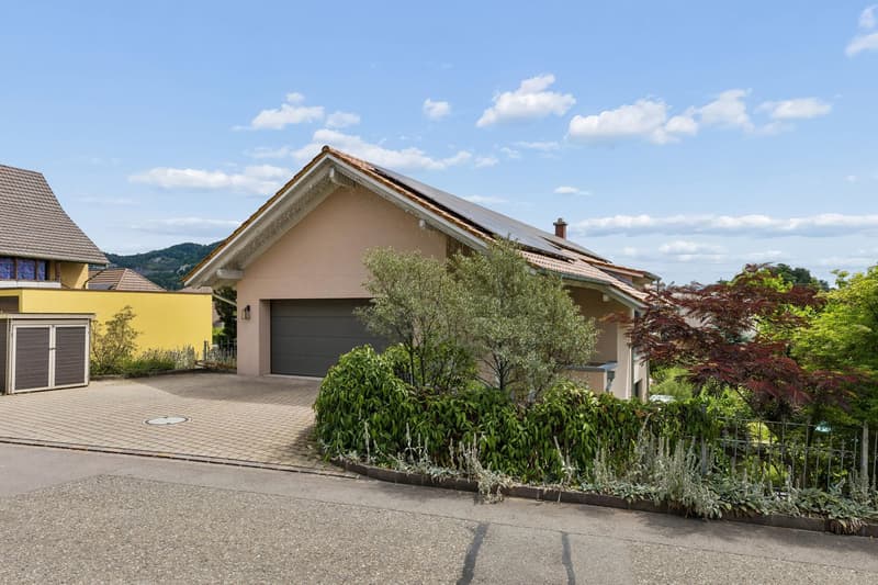 Exclusive new-build villa with designer kitchen – 35 minutes from Zurich (14)